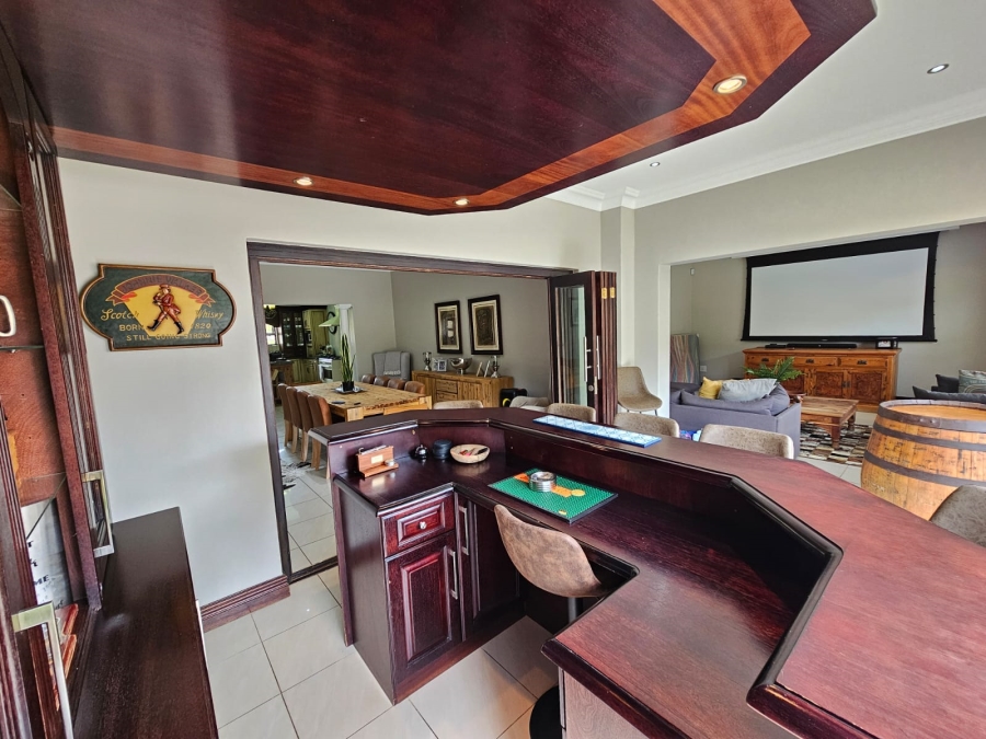 5 Bedroom Property for Sale in Jim Fouchepark Free State